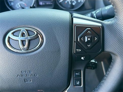 Used 2018 Toyota Tacoma TRD Sport image 34