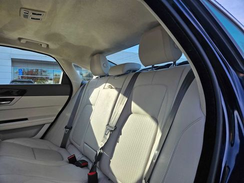 Used 2019 Jaguar XF Prestige image 42