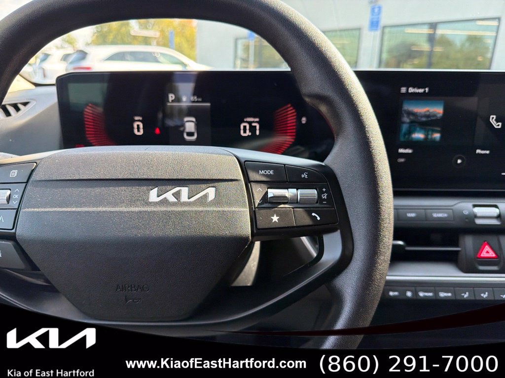Used 2025 Kia K4 FWD image 25