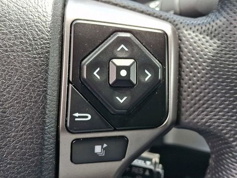 Used 2022 Toyota Tacoma SR5 AWD/4WD image 26