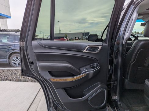 Used 2016 GMC Yukon Denali image 30