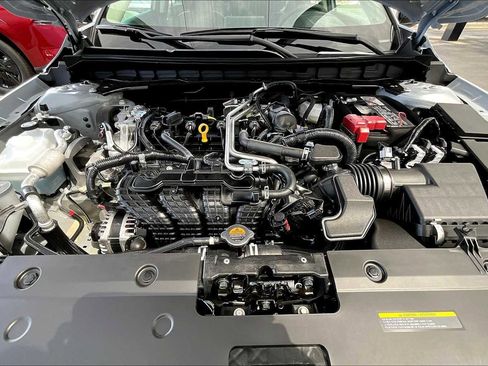 New 2025 Nissan Altima 2.5 SR image 16