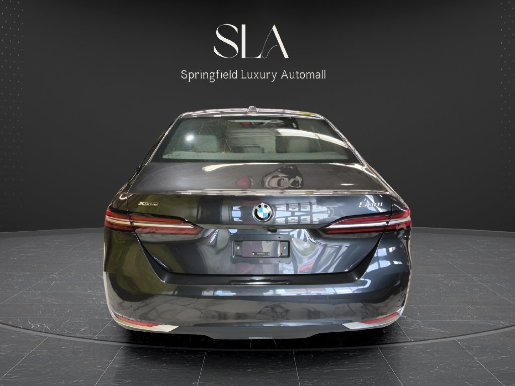 Used 2026 BMW 530i xDrive AWD/4WD image 7
