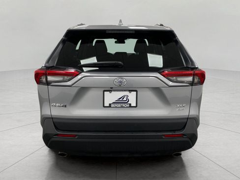 Used 2025 Toyota RAV4 XLE AWD/4WD image 5