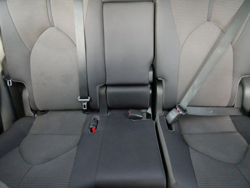 Used 2023 Toyota Highlander LE image 10