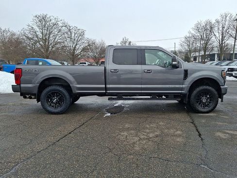 Used 2022 Ford F350 Lariat w/ Black Appearance Package image 10