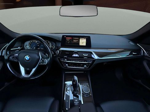 Used 2018 BMW 530i xDrive image 41