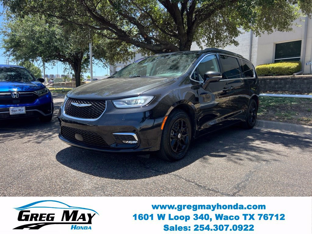 Used 2022 Chrysler Pacifica Touring-L FWD image 3