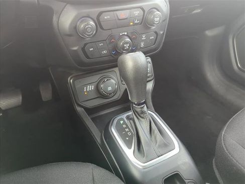Used 2023 Jeep Renegade Latitude image 15