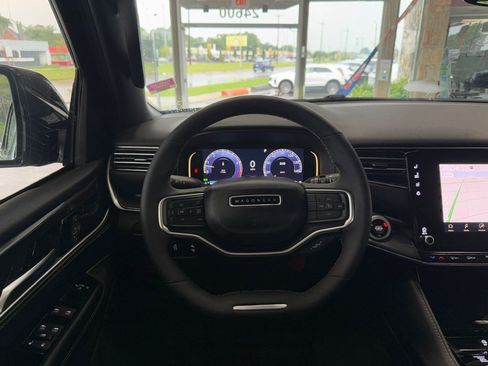 Used 2024 Jeep Wagoneer 4WD w/ Premium Group I image 45