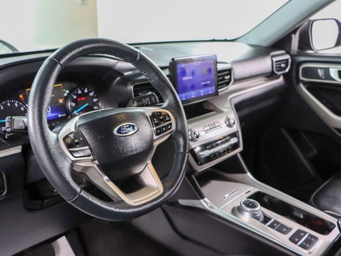 Used 2023 Ford Explorer XLT w/ Equipment Group 202A image 22