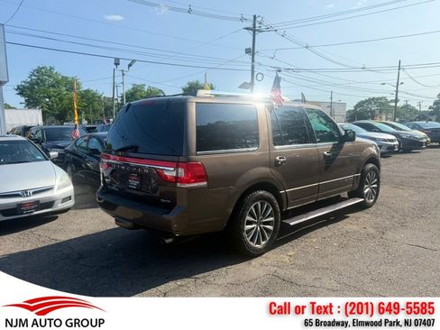 Used 2015 Lincoln Navigator 4WD image 3