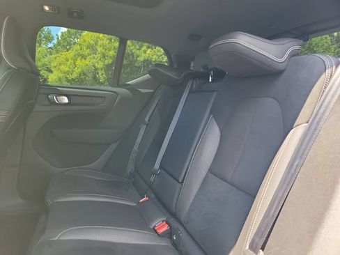 Used 2020 Volvo XC40 T5 R-Design AWD/4WD image 9