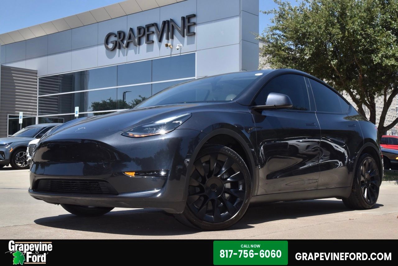 Used 2025 Tesla Model Y Long Range AWD/4WD image 1
