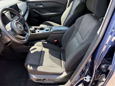 Used 2024 Nissan Rogue SV AWD/4WD image 16
