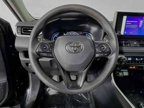 Used 2025 Toyota RAV4 XLE image 18