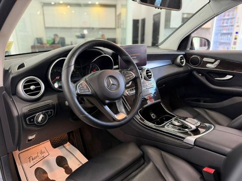 Used 2018 Mercedes-Benz GLC 300 4MATIC image 12