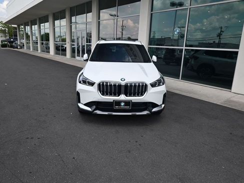 Used 2025 BMW X1 xDrive28i w/ Convenience Package AWD/4WD image 4