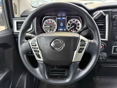 Used 2019 Nissan Titan S AWD/4WD image 24