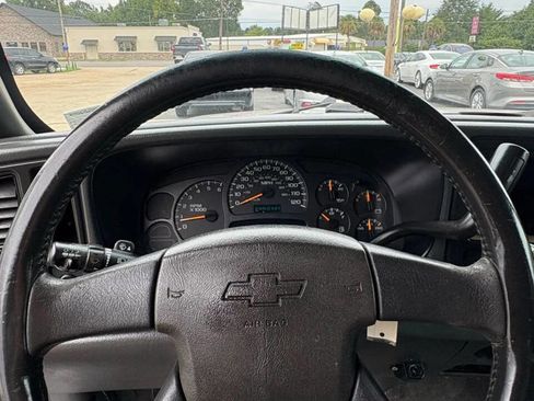 Used 2004 Chevrolet Avalanche image 10