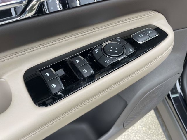 Used 2024 Lincoln Corsair Grand Touring w/ Equipment Group 301A AWD/4WD image 18