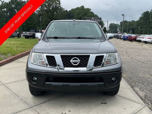 Used 2019 Nissan Frontier SL image 2