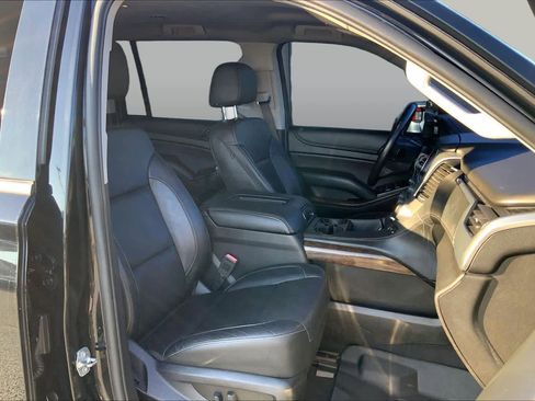 Used 2019 Chevrolet Suburban LT AWD/4WD image 9