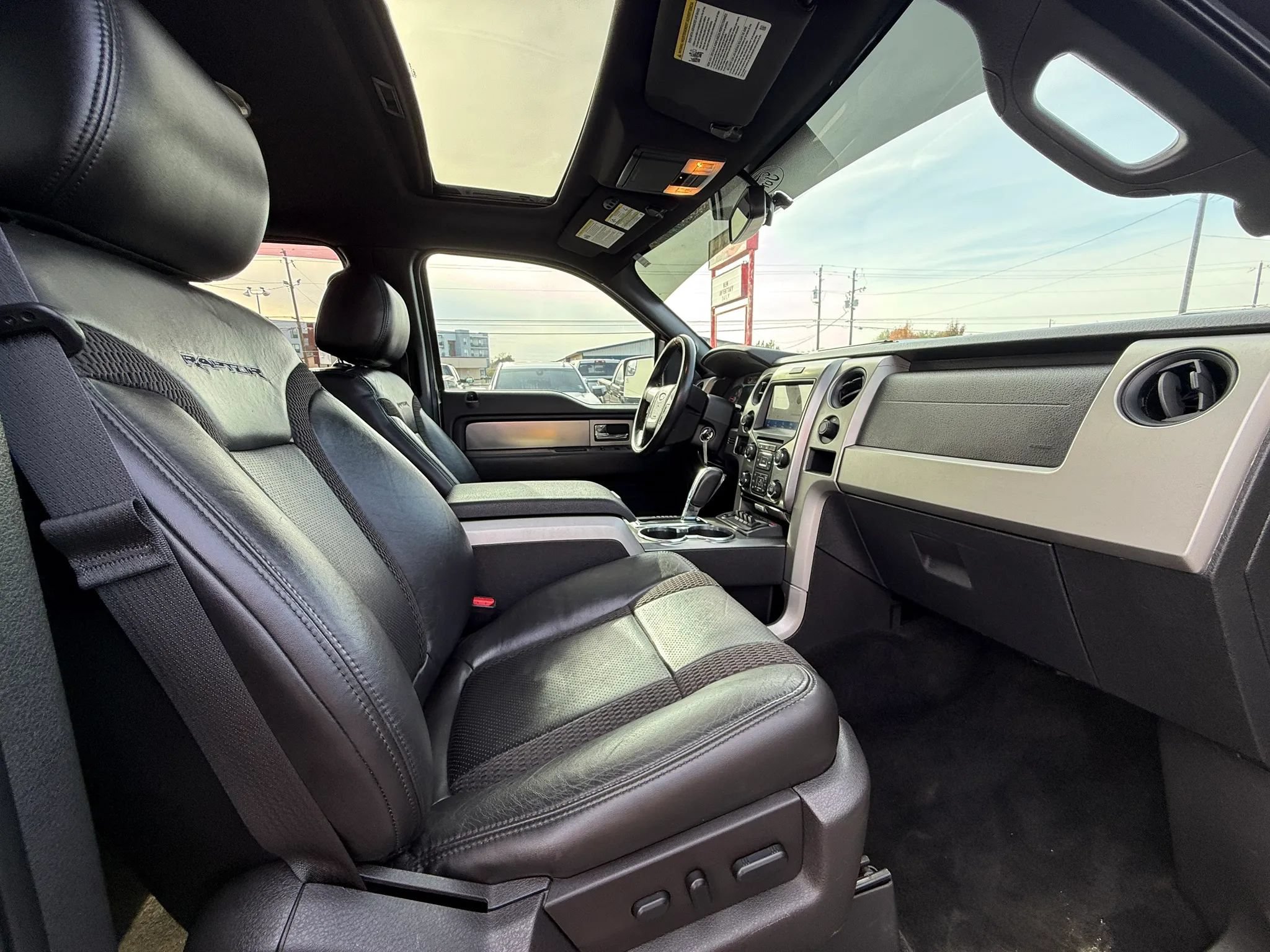 Used 2013 Ford F150 Raptor w/ Luxury Equipment Group AWD/4WD image 16
