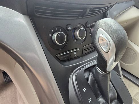 Used 2015 Ford Escape SE image 15