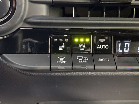 Used 2025 Toyota Crown Signia AWD/4WD image 22