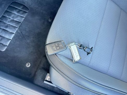 Used 2025 Volkswagen Jetta SE image 22