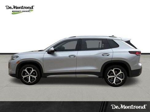Used 2025 Volkswagen Tiguan SE FWD image 8