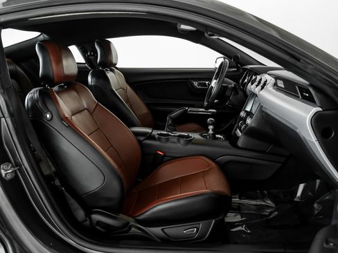 Used 2016 Ford Mustang Premium RWD image 27