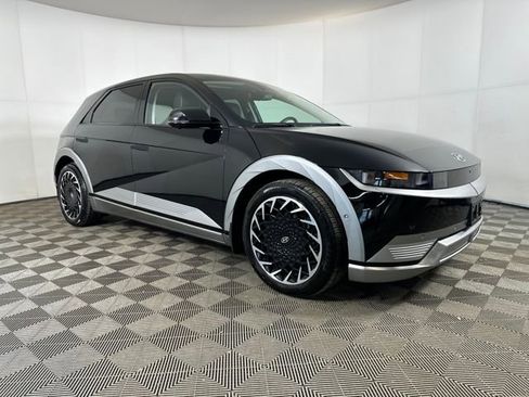 Used 2024 Hyundai Ioniq 5 Limited image 2