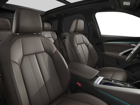 Certified 2025 Audi Q5 Premium Plus w/ Premium Plus AWD/4WD image 5
