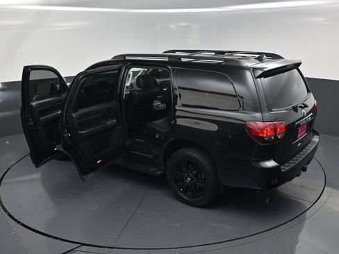 Used 2019 Toyota Sequoia TRD Sport w/ TRD Sport Premium Package AWD/4WD image 20