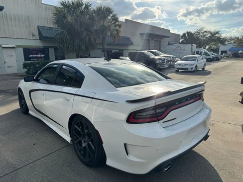 Used 2018 Dodge Charger R/T image 4