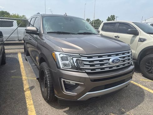 Used 2019 Ford Expedition Limited w/ Equipment Group 301A AWD/4WD image 5