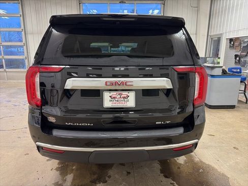 Used 2024 GMC Yukon SLT w/ SLT Luxury Package image 6