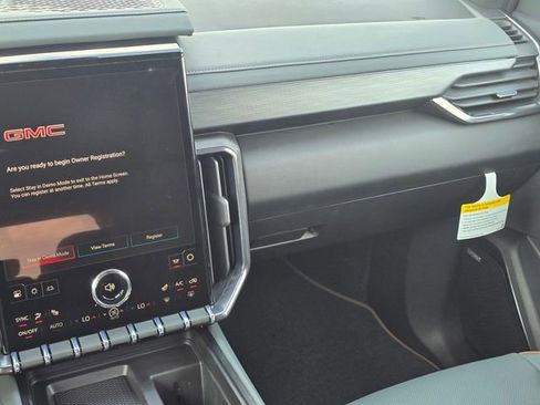 New 2026 GMC Acadia AT4 image 17