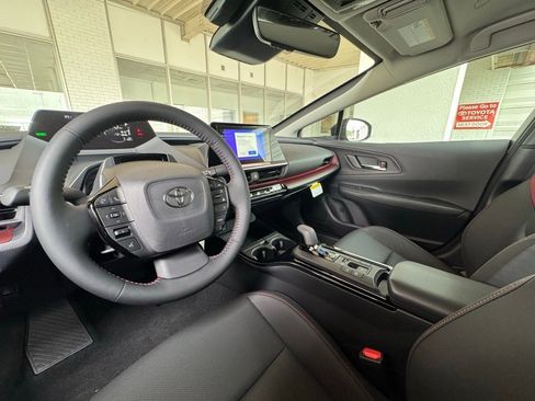 New 2025 Toyota Prius Plug-In Hybrid image 11