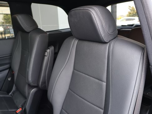Certified 2025 Mercedes-Benz GLS 450 4MATIC w/ AMG Line Exterior image 18