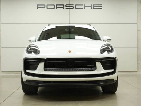 Certified 2026 Porsche Macan AWD/4WD image 11