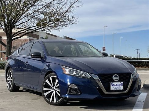 Used 2019 Nissan Altima 2.5 SR w/ SR Premium Package image 2