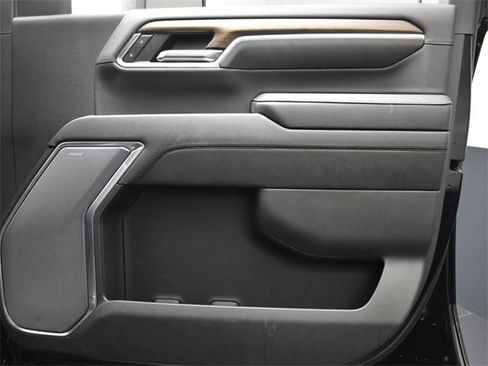 Used 2024 Chevrolet Silverado 2500 High Country w/ Midnight Edition image 13