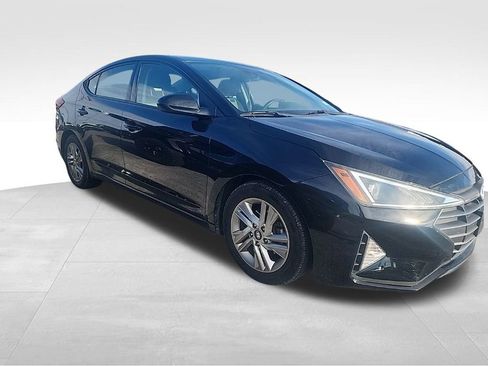 Used 2020 Hyundai Elantra SEL image 2