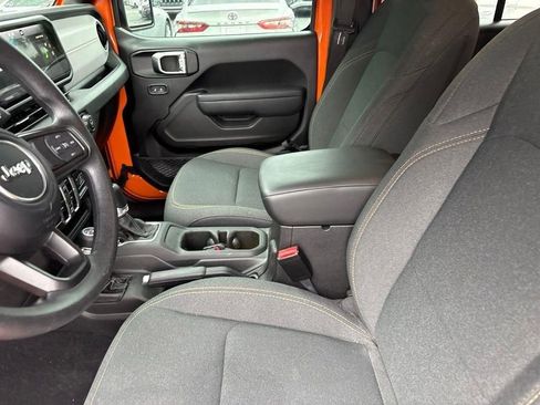 Used 2025 Jeep Wrangler Unlimited Sport AWD/4WD image 11