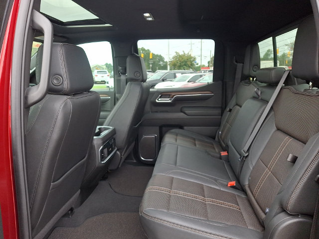 Used 2024 Chevrolet Silverado 1500 High Country w/ Technology Package AWD/4WD image 10