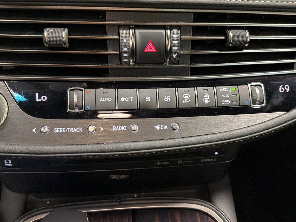 Used 2019 Lexus LS 500 AWD w/ Interior Upgrade Package image 25