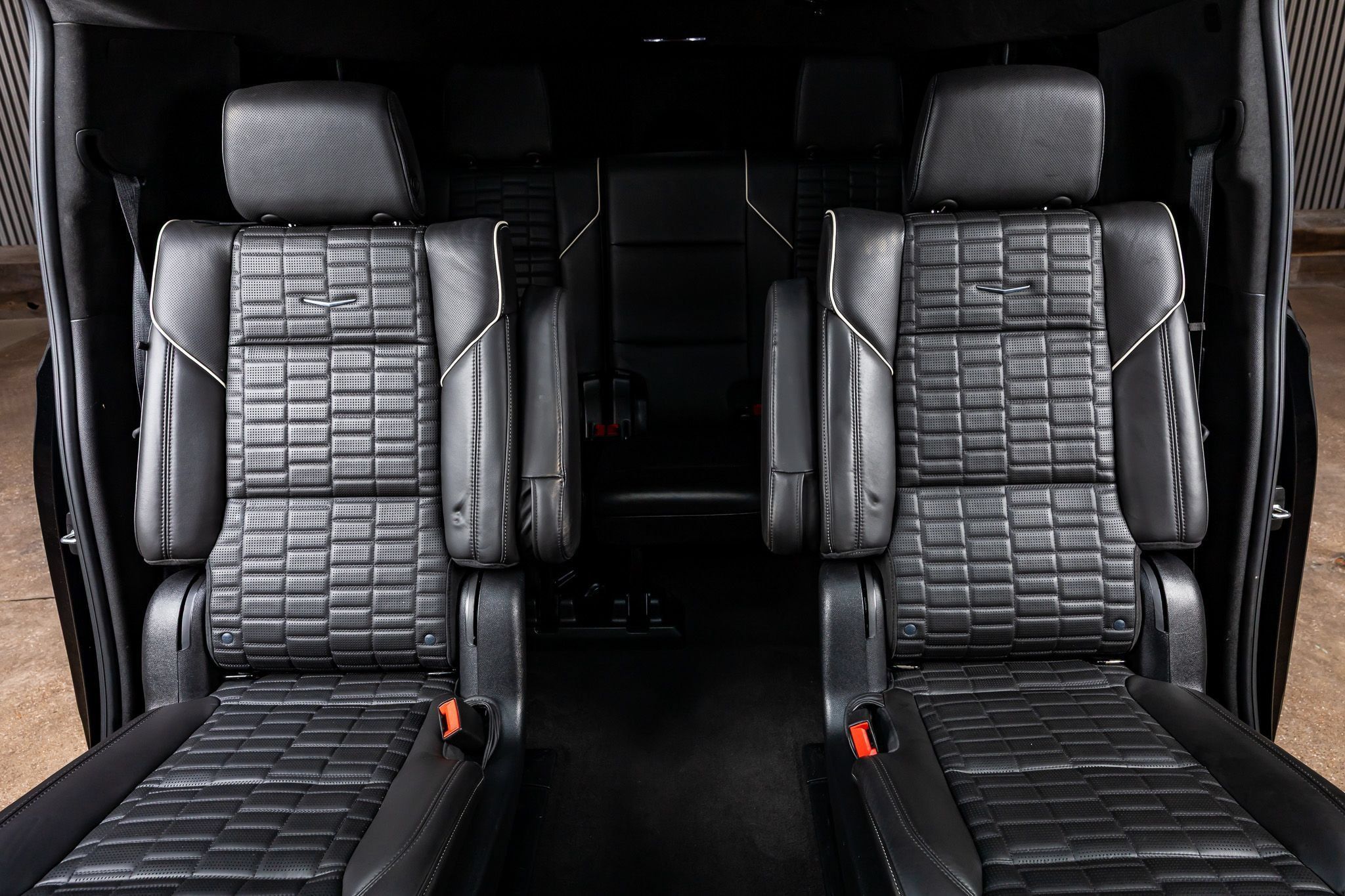 Used 2023 Cadillac Escalade ESV V AWD/4WD image 38